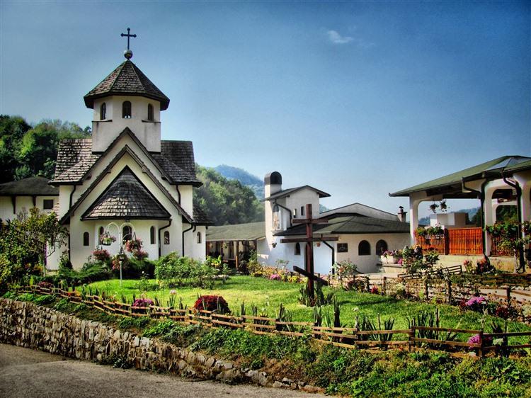 Отель Tri Sesira Ljubovija Экстерьер фото